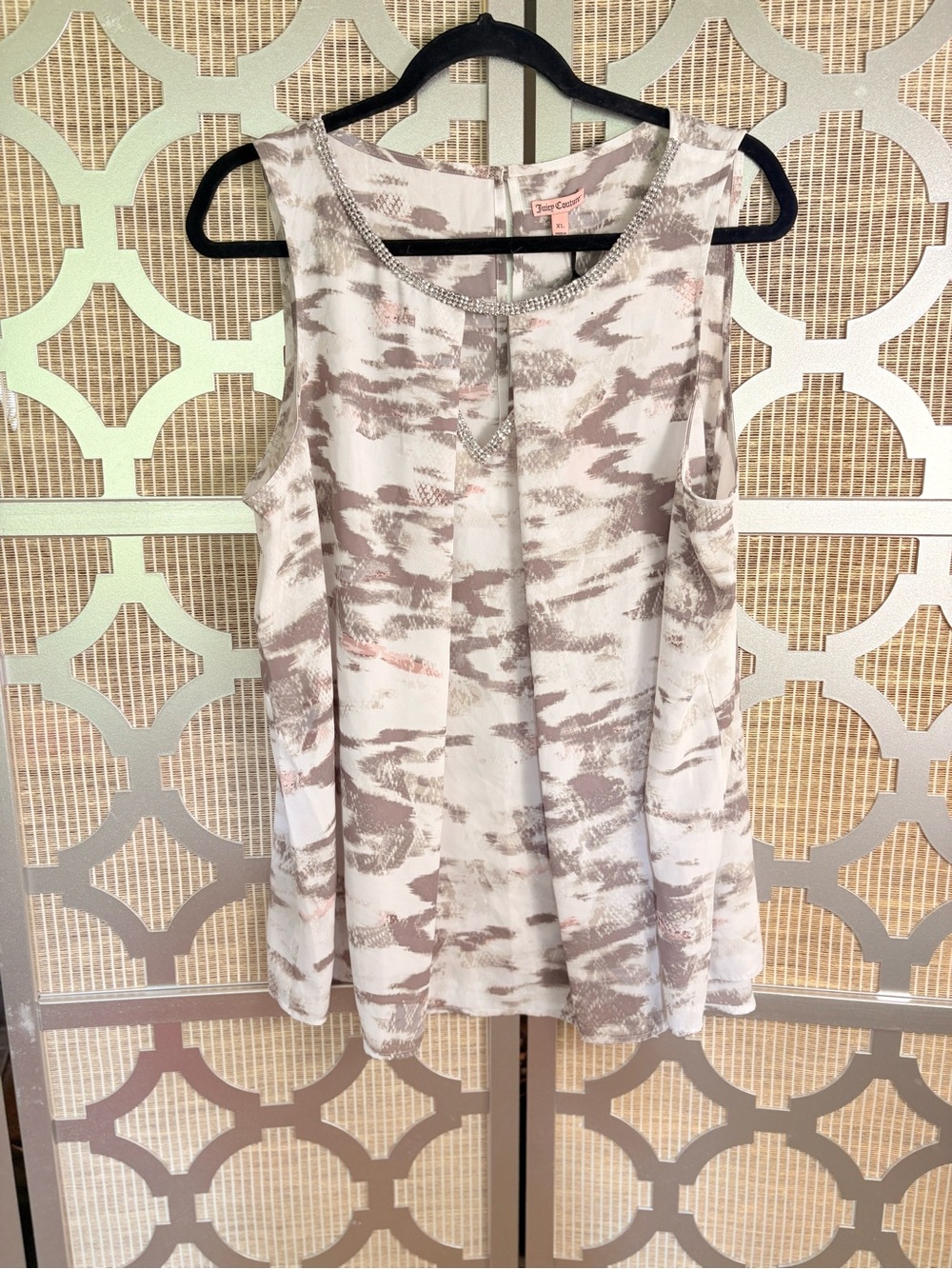 NWT Juicy Couture Grey and White Patterned Sleeveless Tank